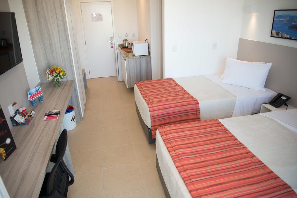 Ramada By Wyndham Macae Hotel & Suites Екстер'єр фото